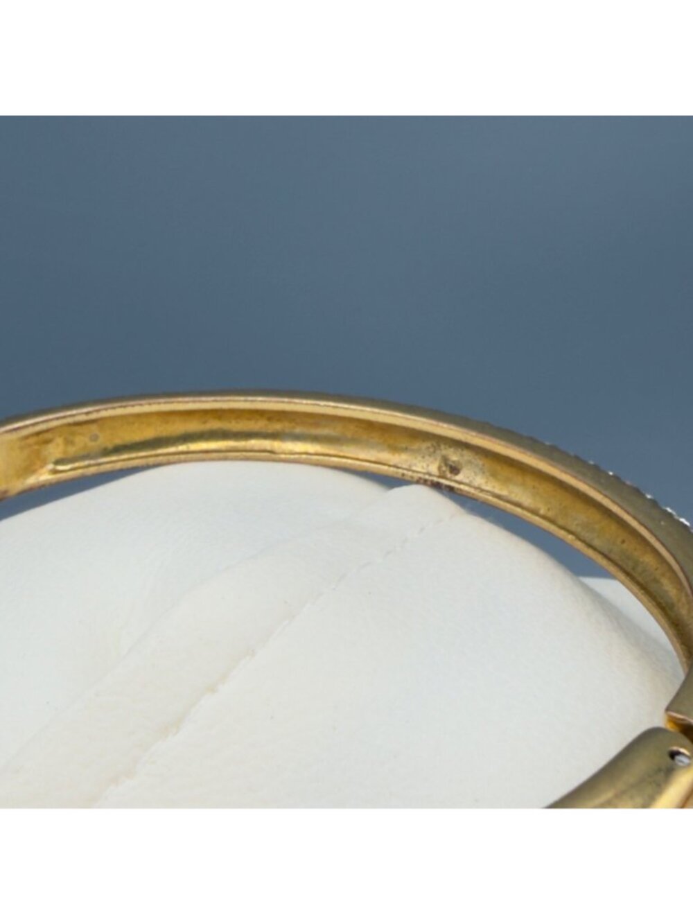 Vintage Gold Tone Pave Rhinestone Hinged Bangle Bracelet Modernist Classic - Picture 9 of 11